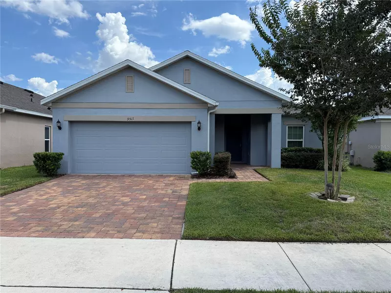 9511 OGLETHORPE DR, Groveland, FL 34736