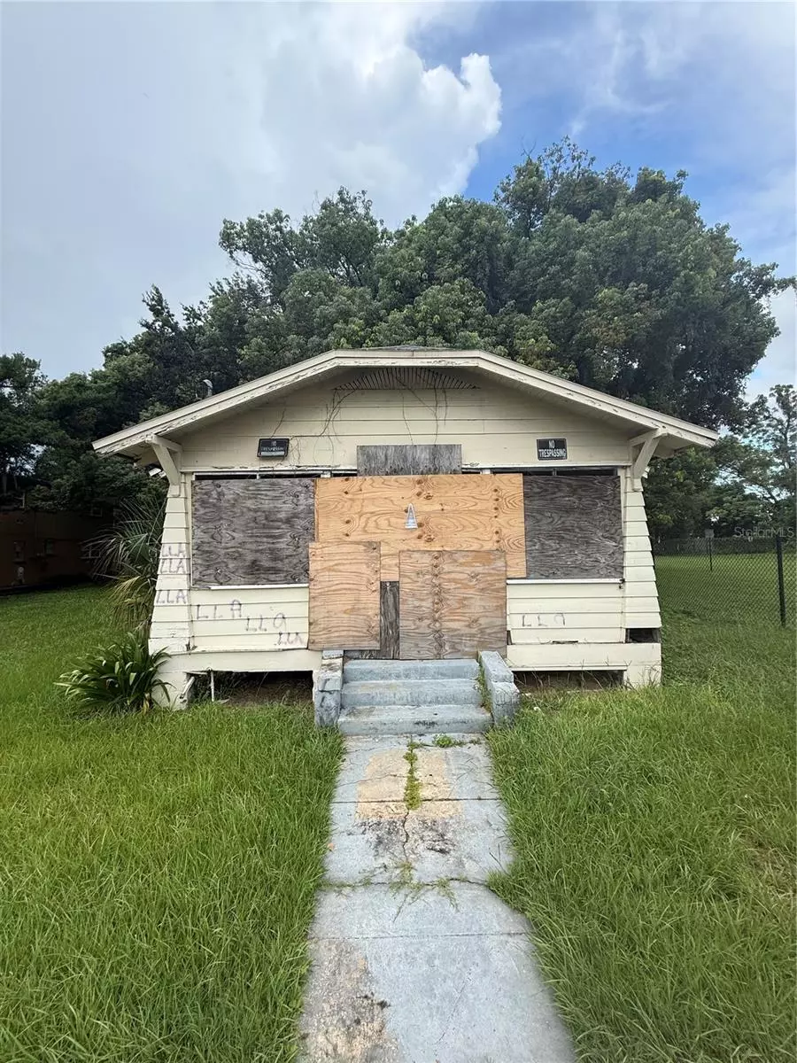 Orlando, FL 32805,823 W LIVINGSTON ST