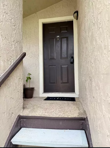 3019 ANTIQUE OAKS CIR #124, Winter Park, FL 32792