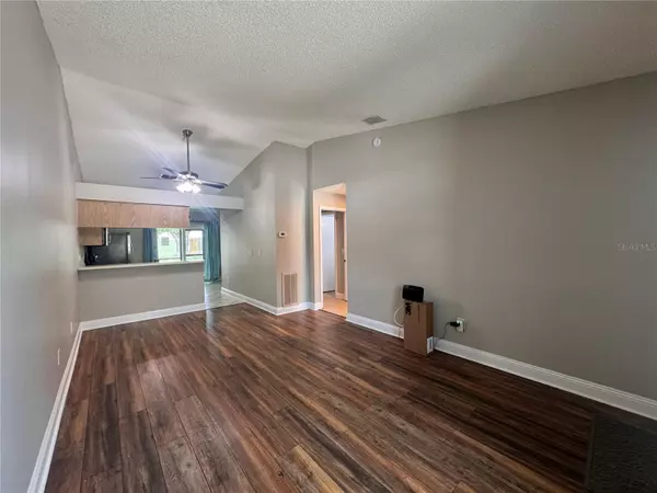 Brandon, FL 33511,915 BURLWOOD ST