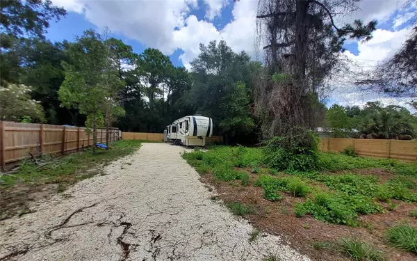 Ocklawaha, FL 32179,16067 SE 13TH ST