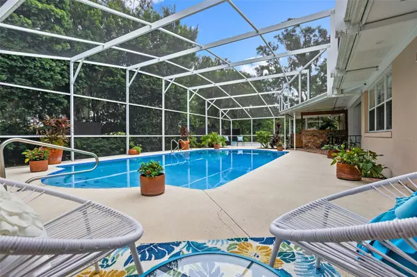 Winter Park, FL 32789,215 SALVADOR SQUARE