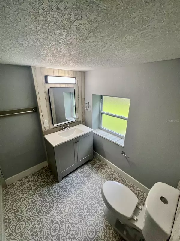 Apopka, FL 32703,721 E 13TH ST