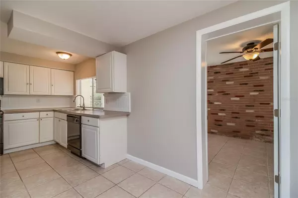 Holiday, FL 34691,3824 MOOG RD