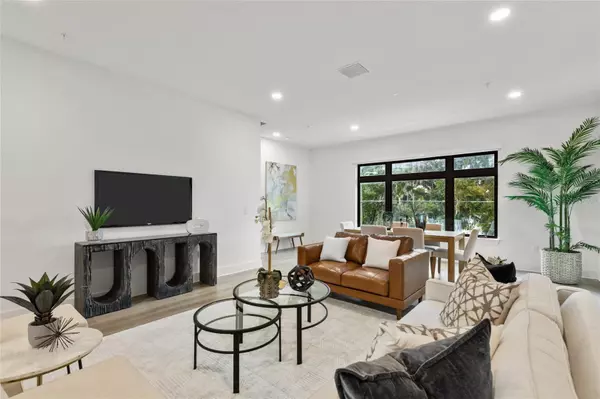 Orlando, FL 32803,218 PARK LAKE STREET AVE #12