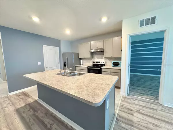 New Smyrna Beach, FL 32168,915 NOBLE RUN