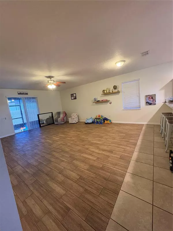 Davenport, FL 33837,203 HIGHLAND MEADOWS ST