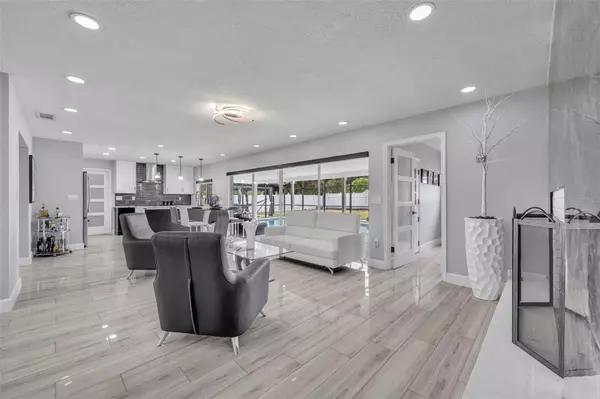 Altamonte Springs, FL 32701,408 OAK HILL DR