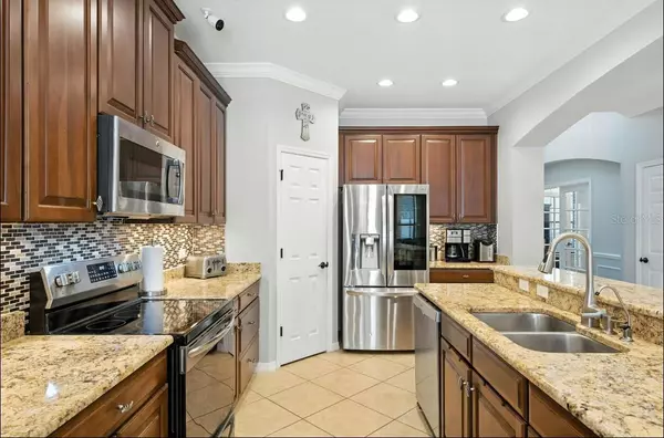 Apopka, FL 32712,2807 FALCONHILL DR