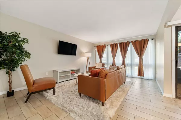 Orlando, FL 32819,5071 EAGLESMERE DR #C01