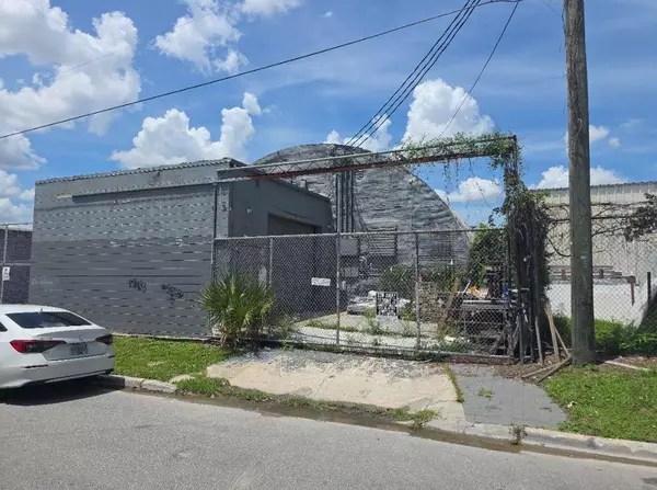 Orlando, FL 32805,1001 W PINE ST