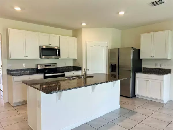 Apopka, FL 32712,5390 PALOMINO PL