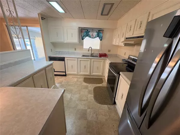 Tavares, FL 32778,1018 SOUTHLAND DR