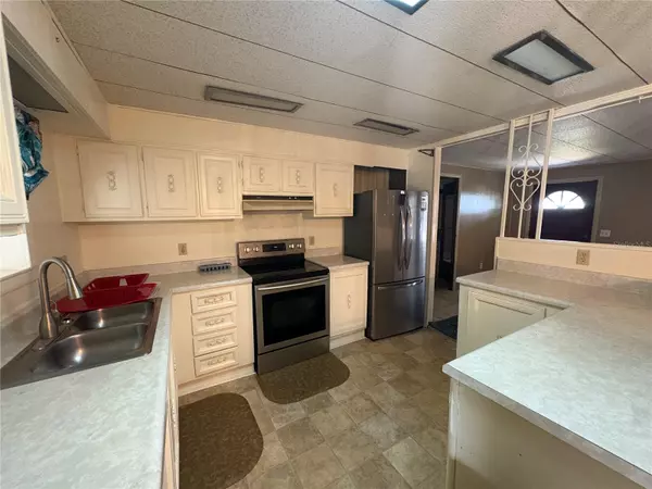 Tavares, FL 32778,1018 SOUTHLAND DR