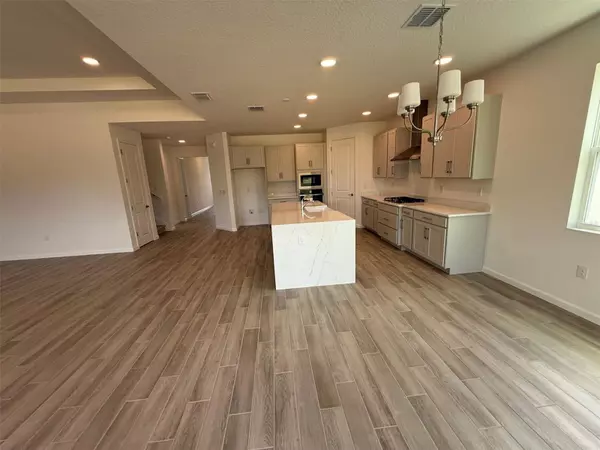 Apopka, FL 32703,903 POINTE EMERSON BLVD