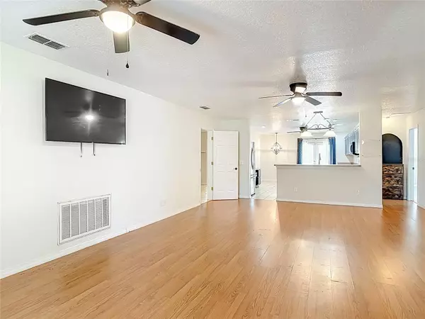 Debary, FL 32713,111 COLOMBA RD