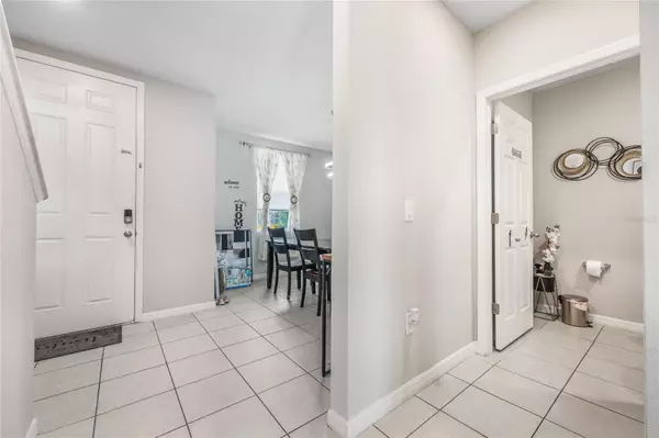 Winter Haven, FL 33881,905 CAMBRIDGE DR