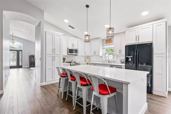 Ocoee, FL 34761,325 LONGSHADOWS CT