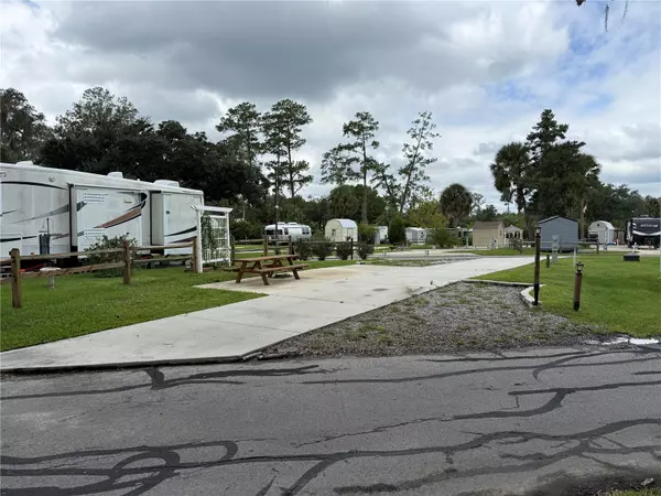 2870 NE 103RD AVE, Silver Springs, FL 34488