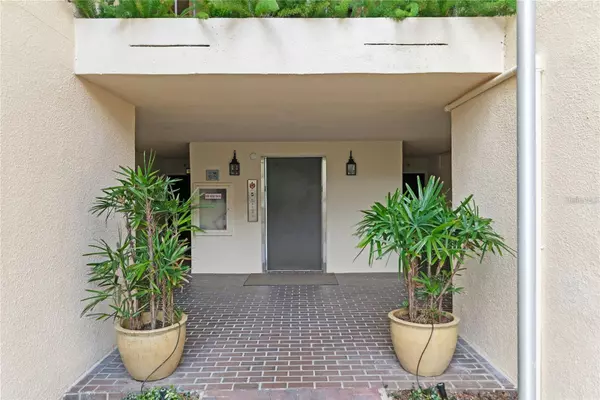 Maitland, FL 32751,202 QUAYSIDE CIR #404