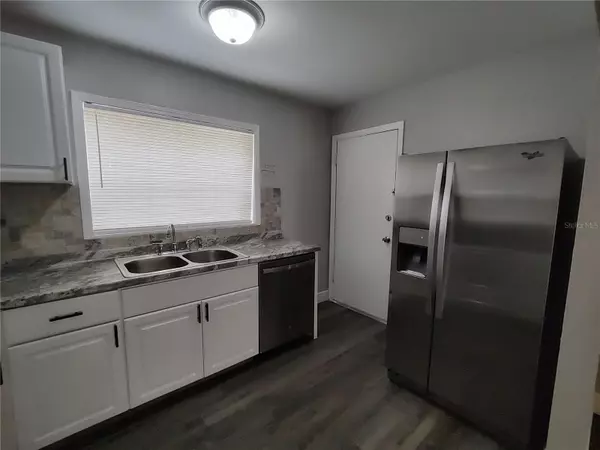 Deland, FL 32720,320 W HOWRY AVE #1