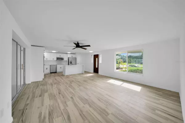 Port Charlotte, FL 33952,3307 PINETREE ST