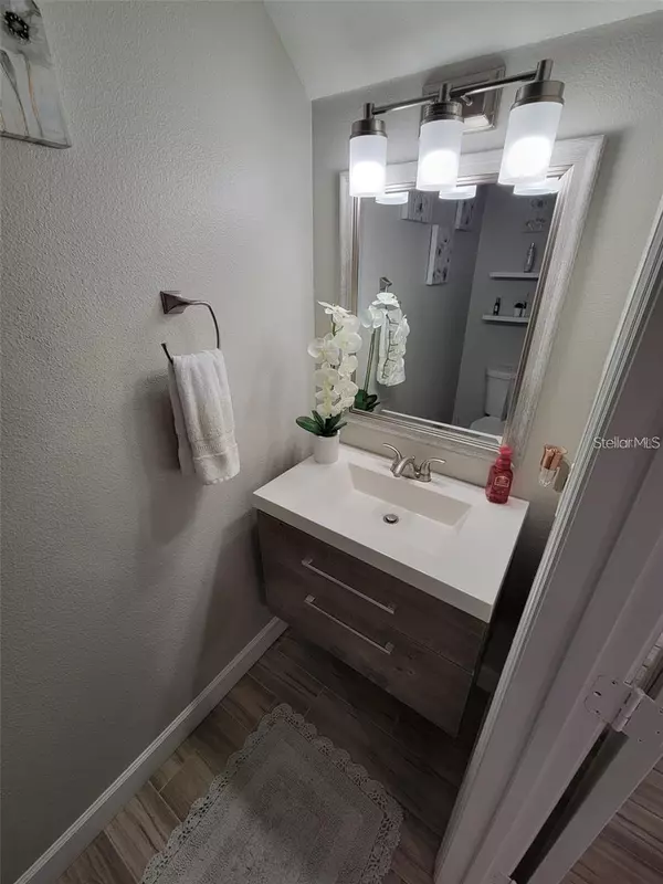 Orlando, FL 32829,3355 WILSHIRE WAY RD #13