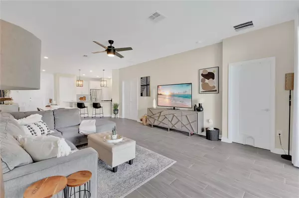 Kissimmee, FL 34744,2506 RELAXING LN