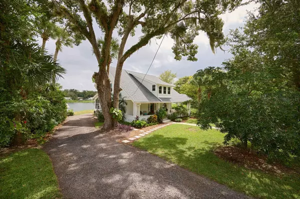 Lake Helen, FL 32744,261 N LAKEVIEW DR