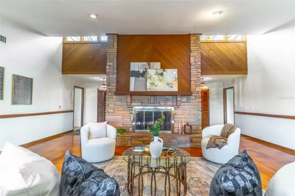 Longwood, FL 32779,320 CAMBRIDGE DR