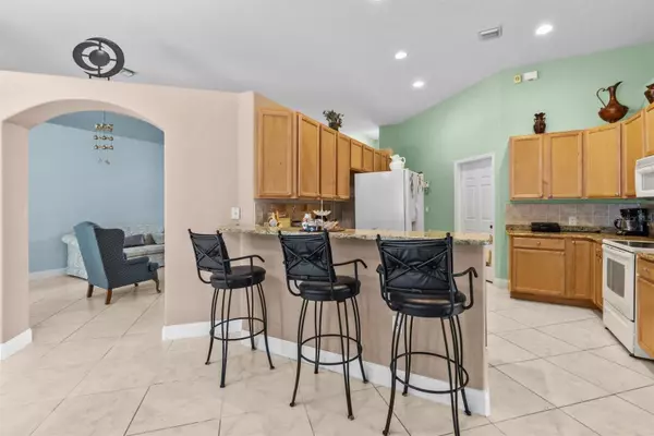 Port St Lucie, FL 34953,566 SW HALIFAX AVE