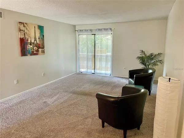 Winter Park, FL 32792,330 SCOTTSDALE SQ #330