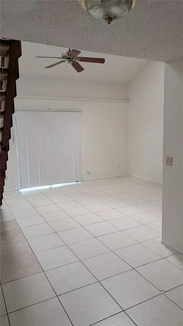 Orlando, FL 32826,2704 TALLY HO AVE #2704