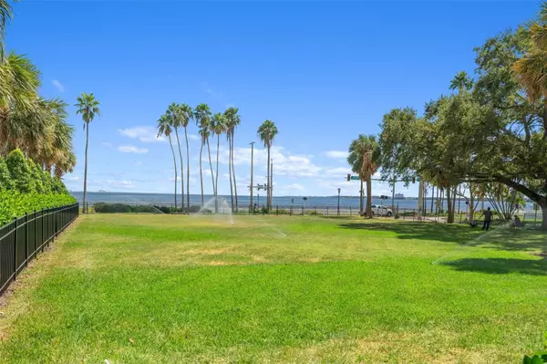 Tampa, FL 33606,2109 BAYSHORE BLVD #1006