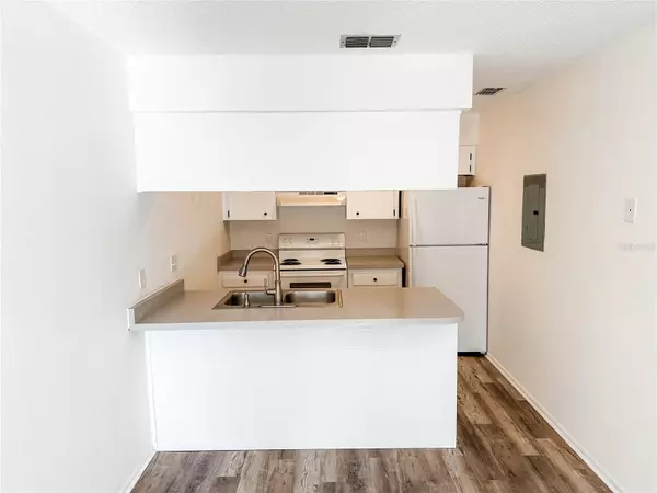 Ocala, FL 34480,5390 SE 29TH PL #C