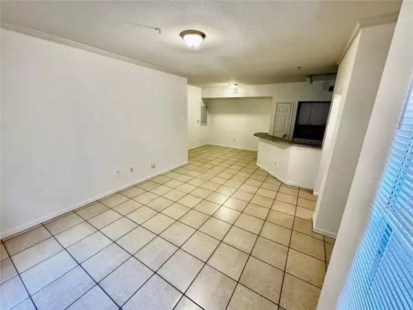 Orlando, FL 32835,6352 RALEIGH ST #1401