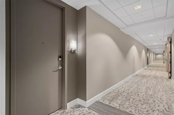 Orlando, FL 32801,101 S EOLA DR #1207