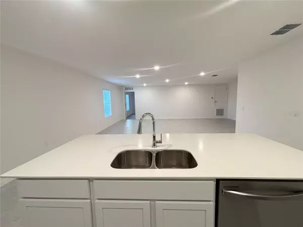 Kissimmee, FL 34758,312 ALEGRIANO CT