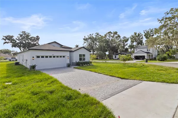 Leesburg, FL 34748,941 BELLE OAK DR