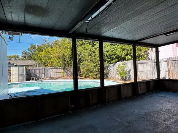 Orlando, FL 32808,2506 MARTINWOOD DR