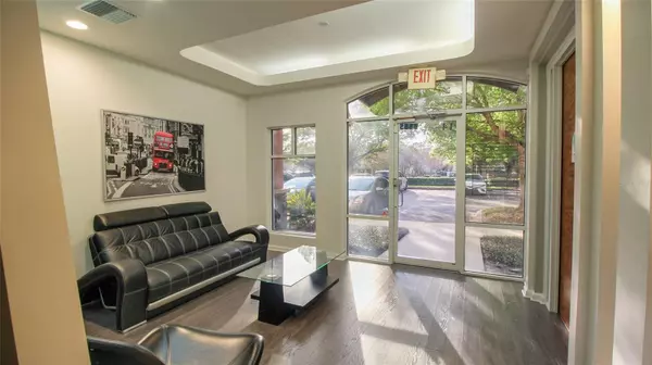 Orlando, FL 32819,8865 COMMODITY CIR #105