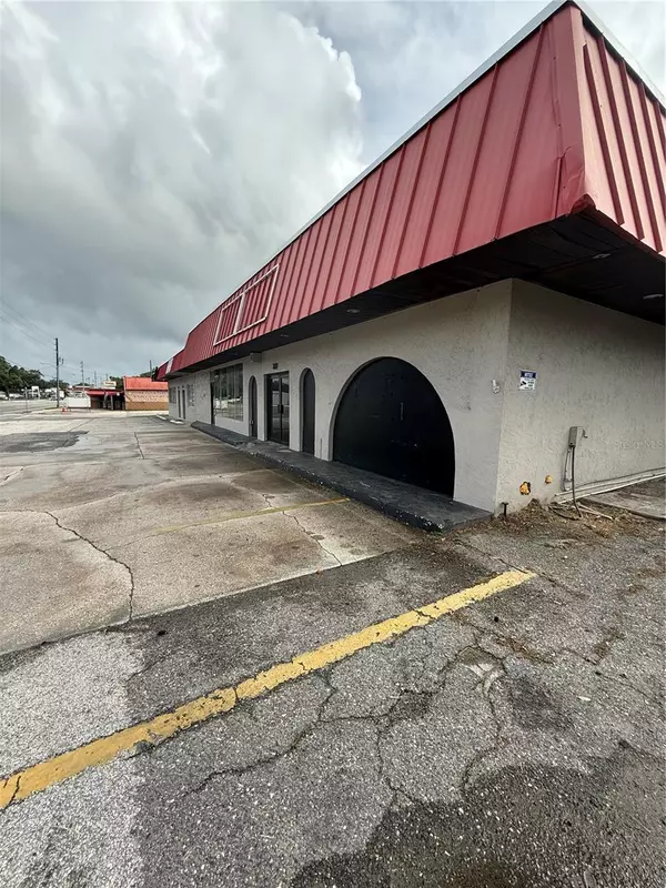 Wildwood, FL 34785,330 S MAIN ST