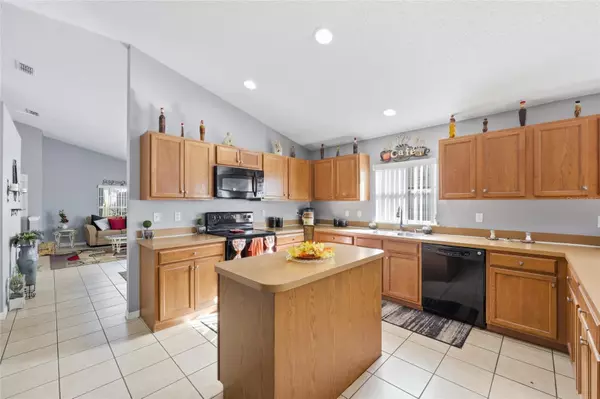 Tavares, FL 32778,2219 MERRY RD