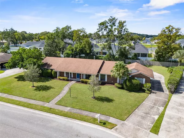Altamonte Springs, FL 32714,110 VALENCIA LOOP #L00P