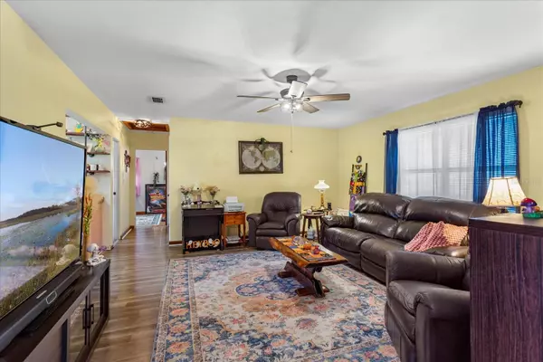 Debary, FL 32713,9 POINSETTIA DR