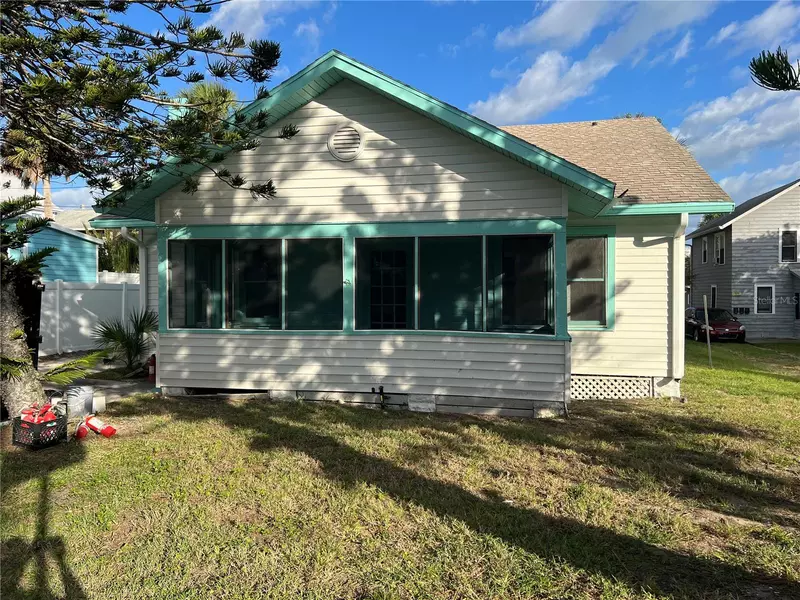 711 DAVIS ST, Daytona Beach, FL 32118