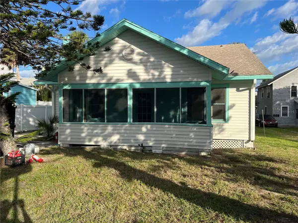 711 DAVIS ST, Daytona Beach, FL 32118