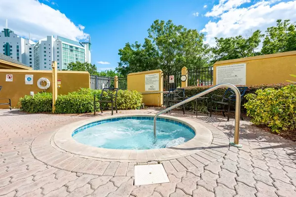 Orlando, FL 32819,7601 CANADA AVE #215