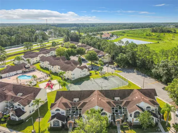 Kissimmee, FL 34746,5006 LAGUNA BAY CIR #60