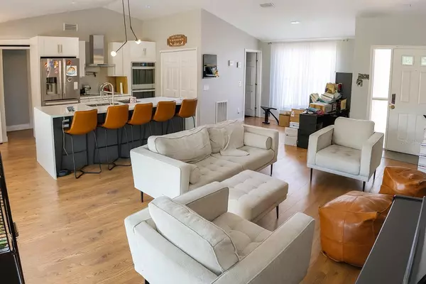 Orlando, FL 32835,352 ASHBOURNE DRIVE